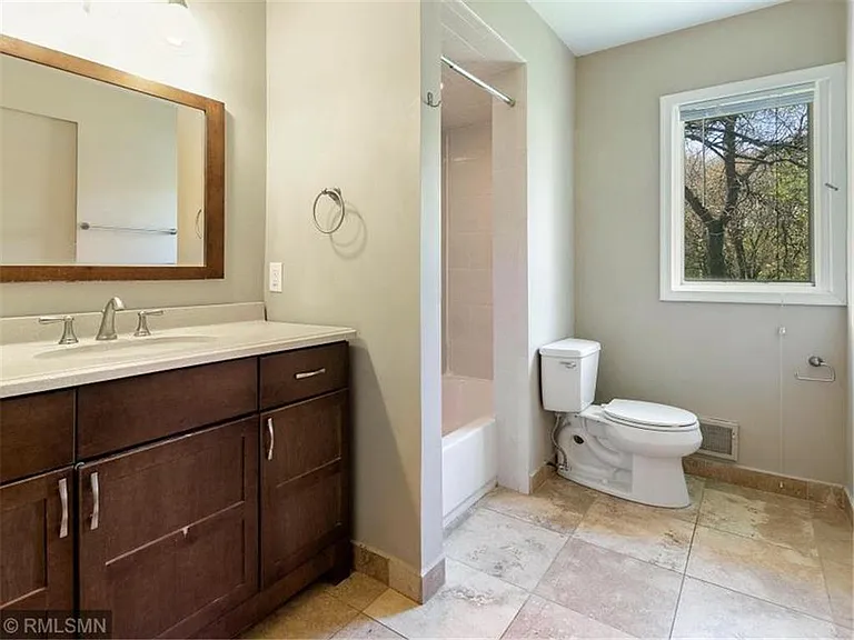 16020 Temple Dr — Photo 5