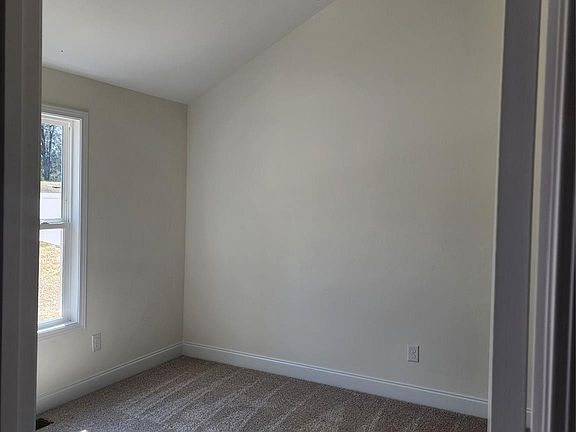 5th image of 152 Hinton St