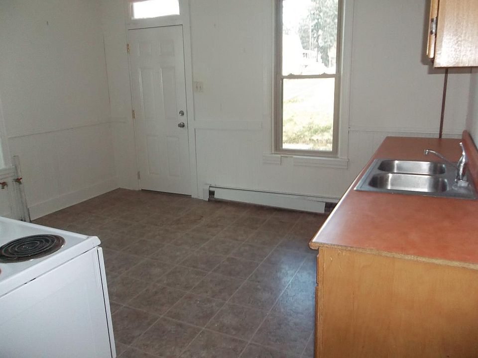 2nd image of 615 Spruce St