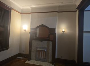 3042 N Ashland Ave APT 1, Chicago, IL 60657