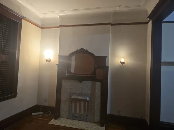 3042 N Ashland Ave APT 1, Chicago, IL 60657