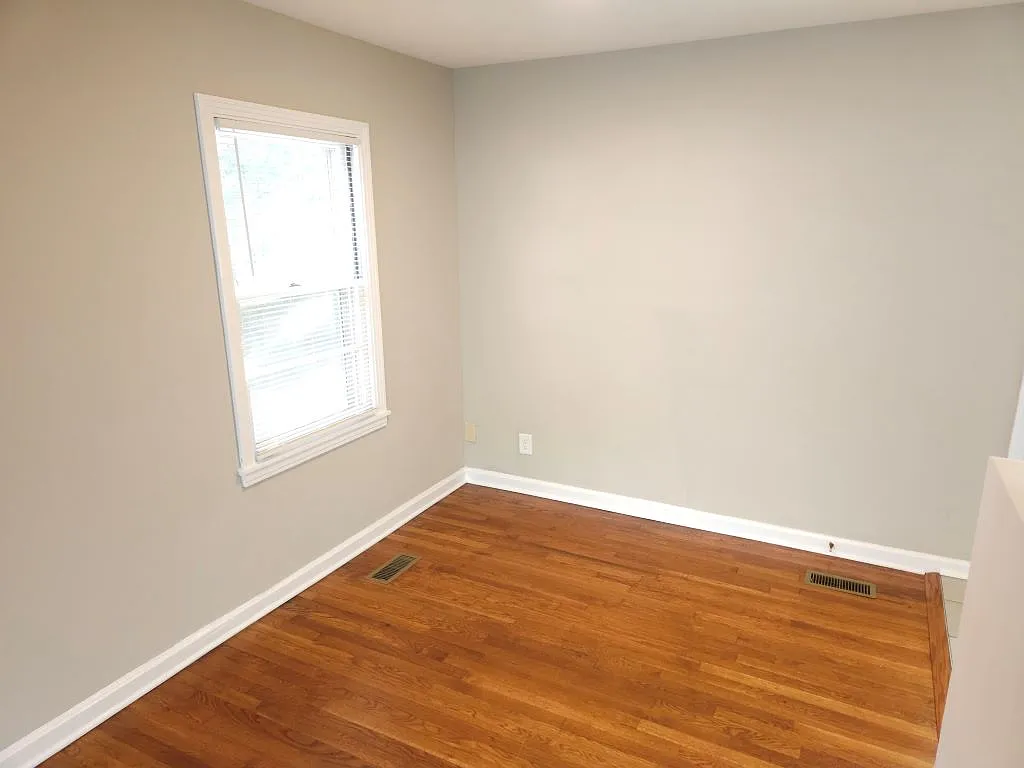 3 bed, 960 sqft, $1,600 — Photo 4
