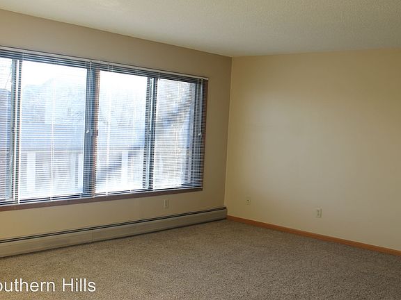4th image of 1201 E 57th St APT 8