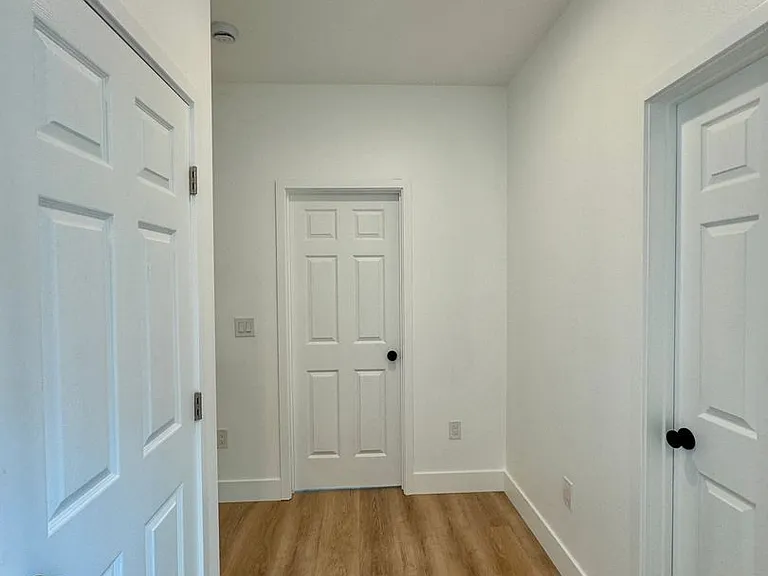 5250 Los Altos Plaza — Photo 18
