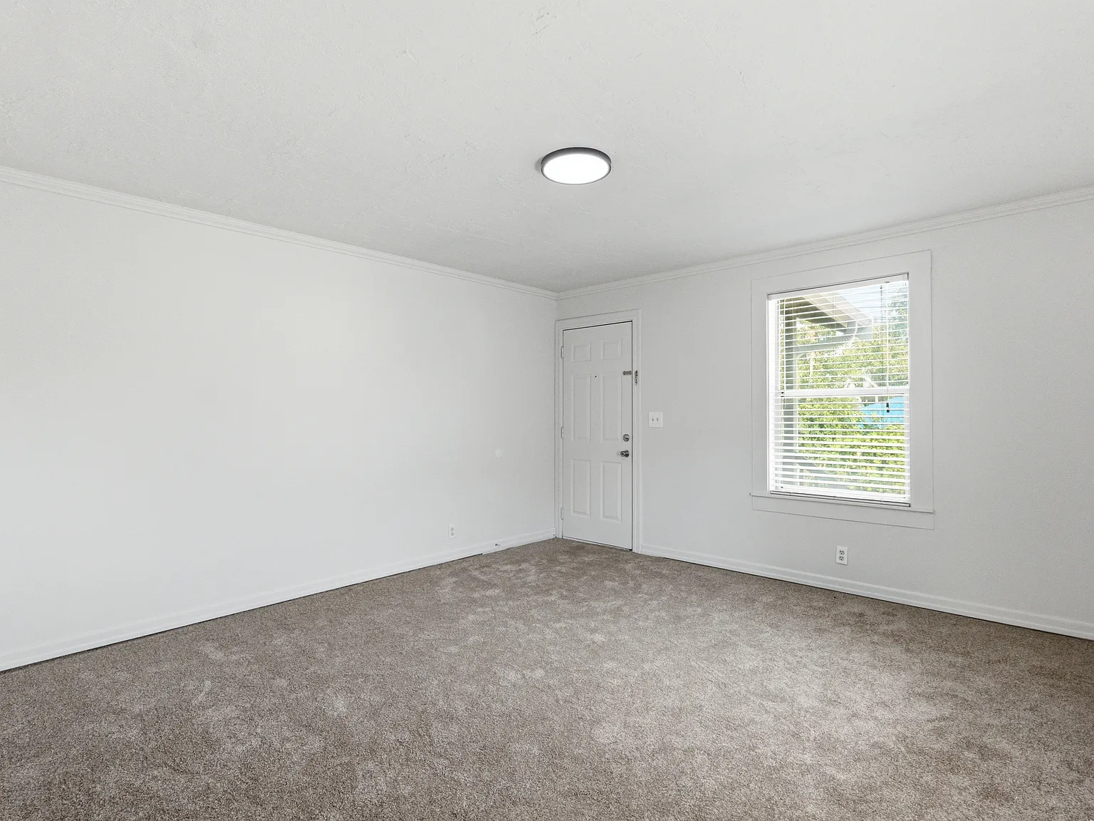 3 bed, 1440 sqft, $3,350 — Photo 4