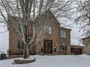 8319 Carriage Hill Alcove, Savage, MN 55378