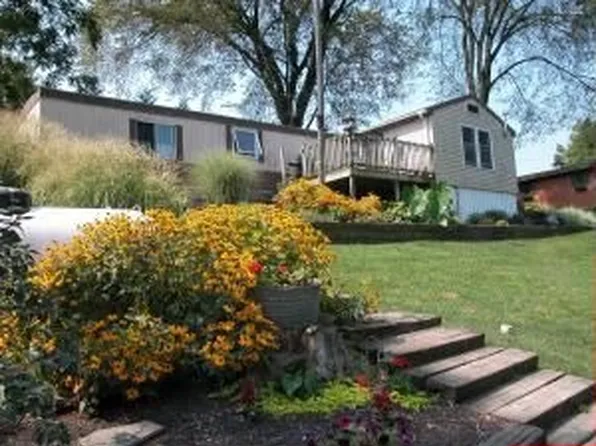 11 Hershey Ave, Paradise, PA 17562