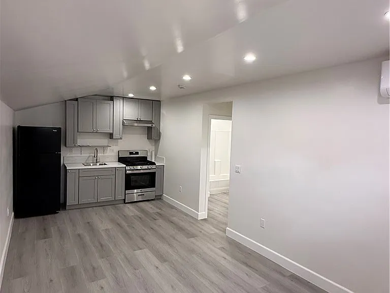 9013 Oneida Ave — Photo 4