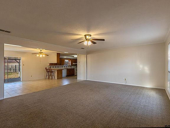3rd image of 111 Oak Hill Dr