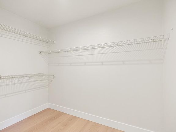 5th image of 26371 Eva St