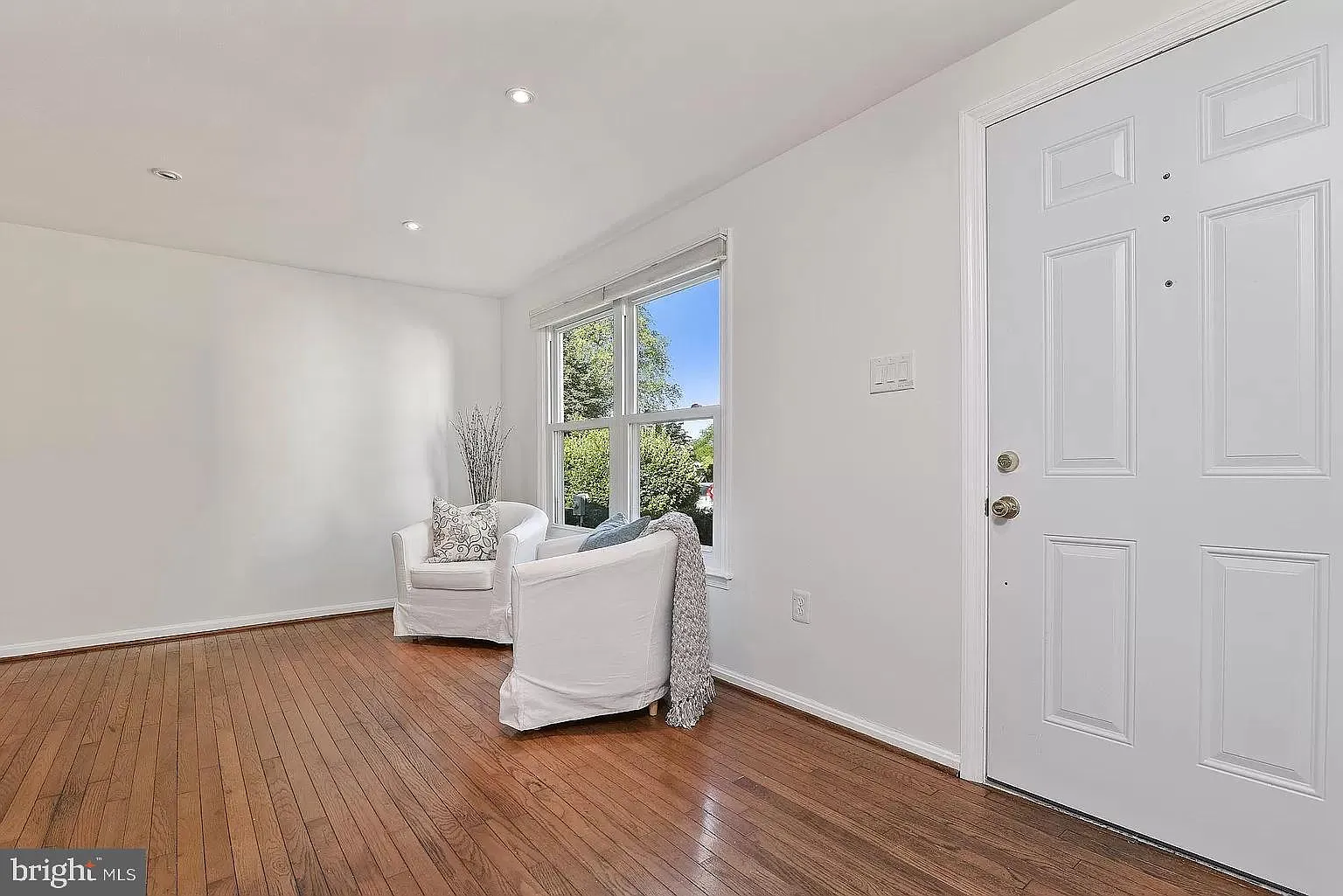 3 bed, 2.5 bath, 1650 sqft, $2,700 — Photo 3