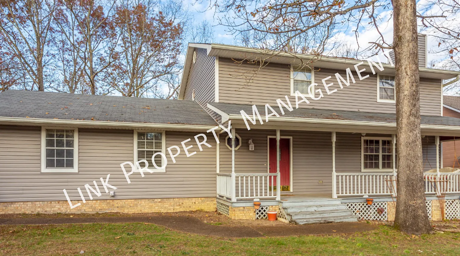 Spacious 3 Bedroom Home in Ooltewah - 2 Car Garage, Private Yard & Great Location — Photo 2