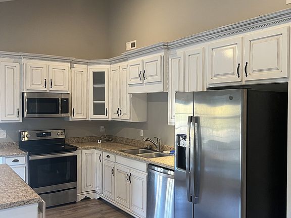 4th image of 20 Worley Ln