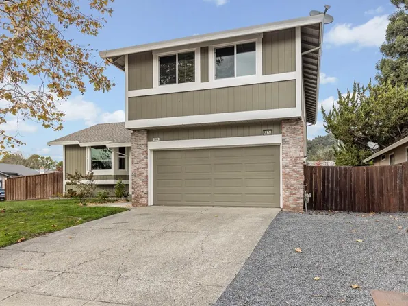 5674 Carriage Lane, Santa Rosa, CA 95403