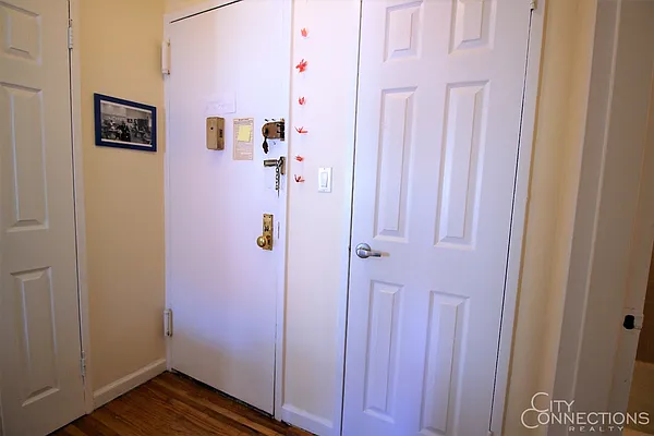 Rented by City Connections Realty | media 20