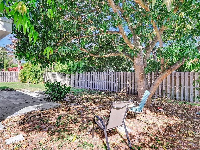 1013 SE 14th Ct — Photo 44