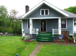 1608 Charlton Heights Rd, Coraopolis, PA 15108