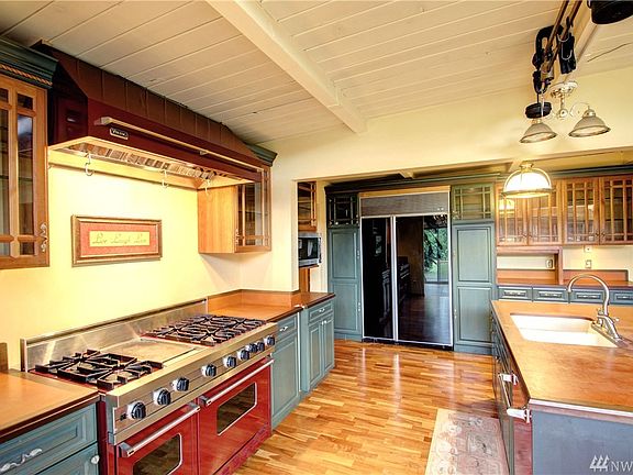 3rd image of 15027 Willow Dr