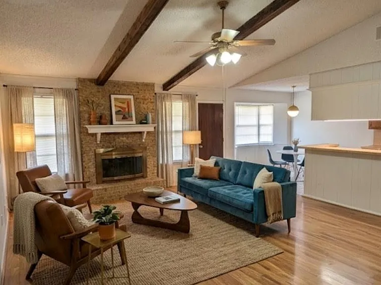 254 Evanston St — Photo 2