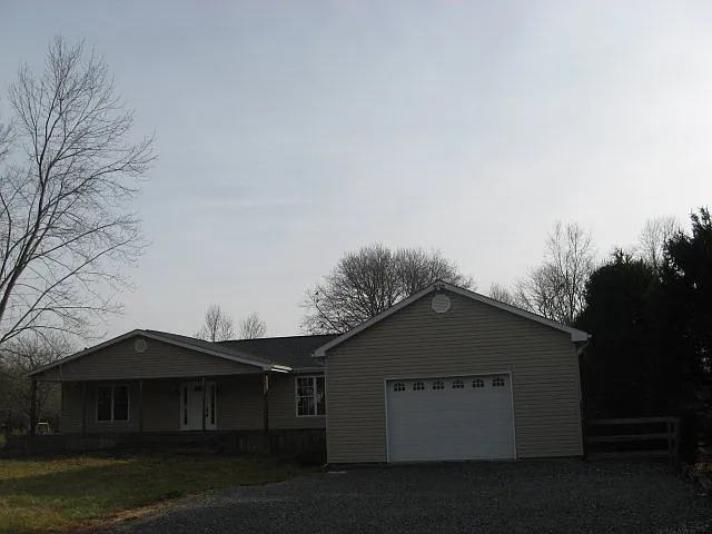 401 Union Dr photo 1