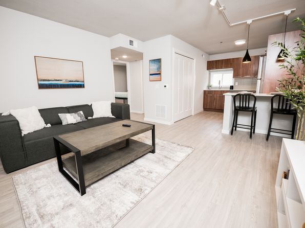 908 Stoughton St #7, Urbana, IL