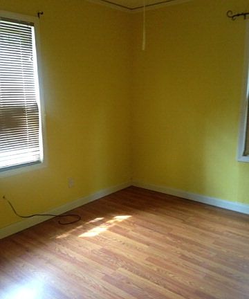 2nd image of 1127 Marshall St