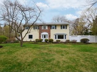 12 Mansfield Ln, East Northport, NY 11731