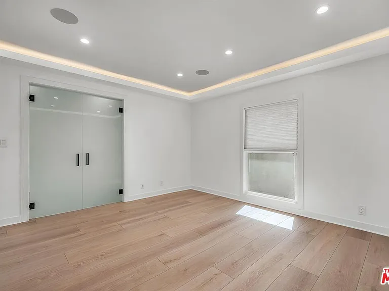 9343 W Olympic Blvd — Photo 12