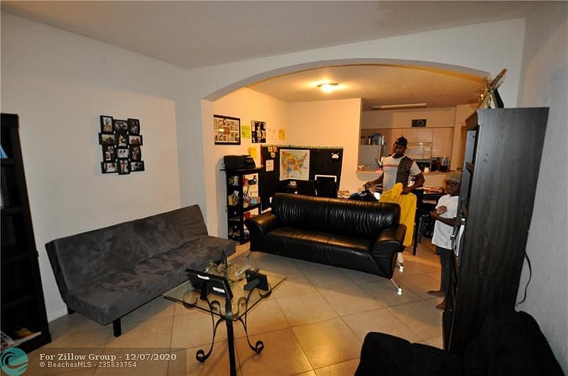 1st image of 2109 Belmont Ln #1112