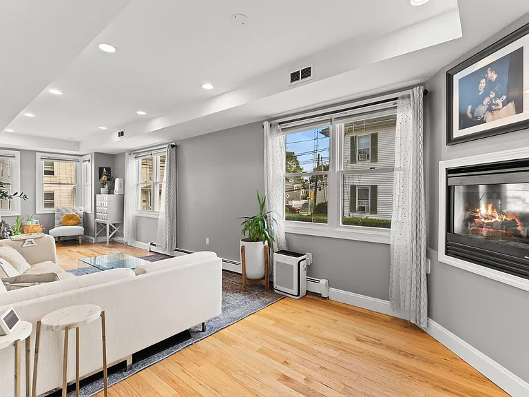 82 Hammond St #1 — Photo 8