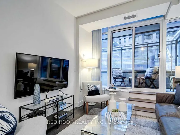 525 Adelaide St W #233 — Photo 2