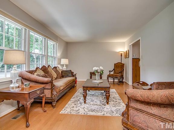 3rd image of 420 Bywood Dr