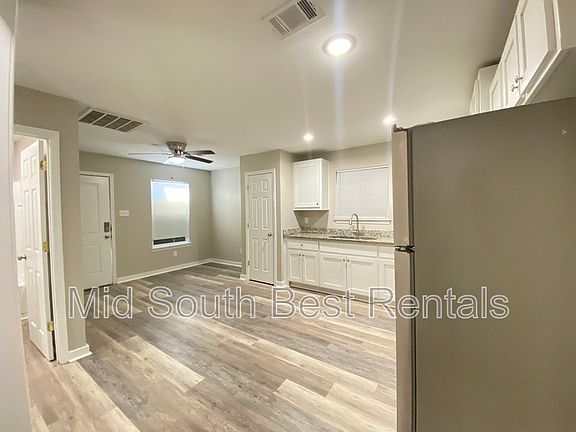 4th image of 1501 Gum St #B