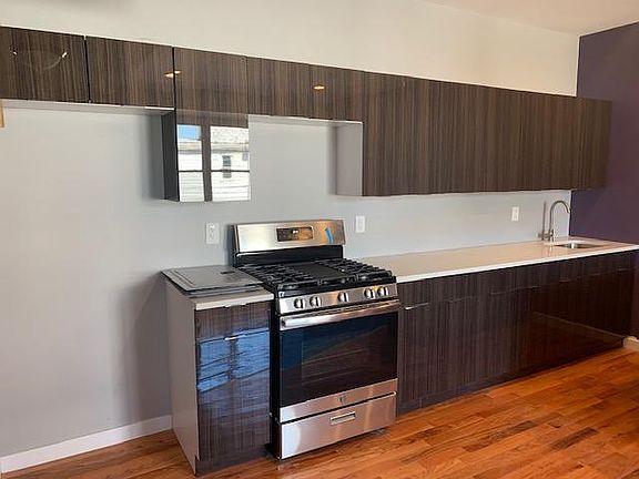 5th image of 877 18th Ave #401