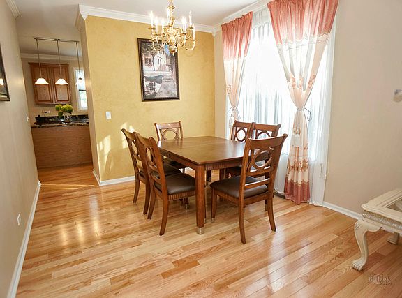 5th image of 594 Dunhill Dr