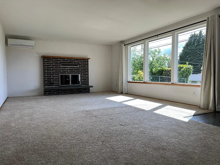 3524 Petersville Rd NE — Photo 2