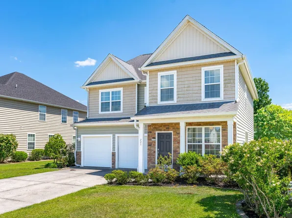 221 Berwick Dr, Summerville, SC 29483