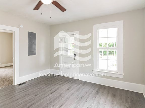 973524_003_living_room_3.jpg