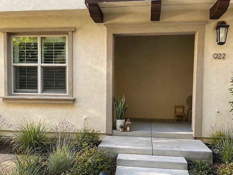 922 Slate St — Photo 2