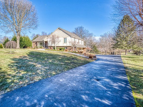 2nd image of 199 Rebecca Dr