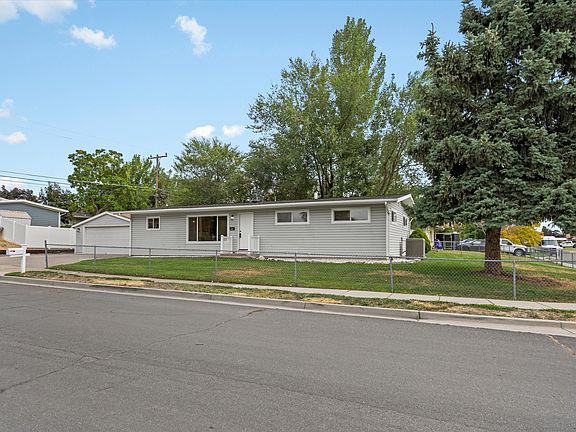 5th image of 389 W 1425 N