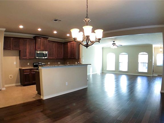 3rd image of 8608 Pilar Way