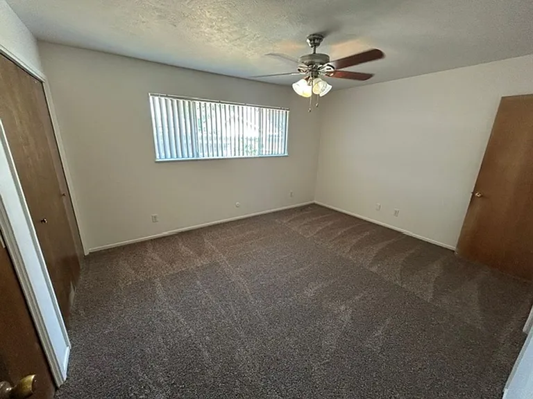 2704 W Whitendale Ave — Photo 11
