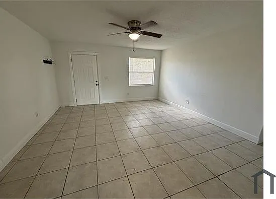 215 Academy Ct — Photo 6