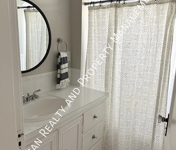 3337 Angus St — Photo 11
