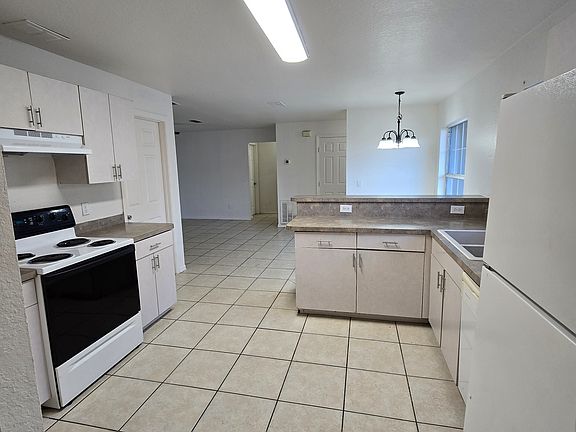 5th image of 76 Willow Rd