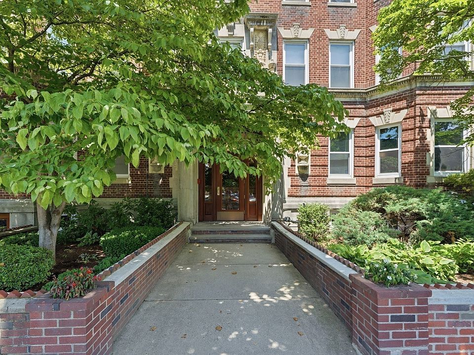 1st image of 131 Park Dr APT 44