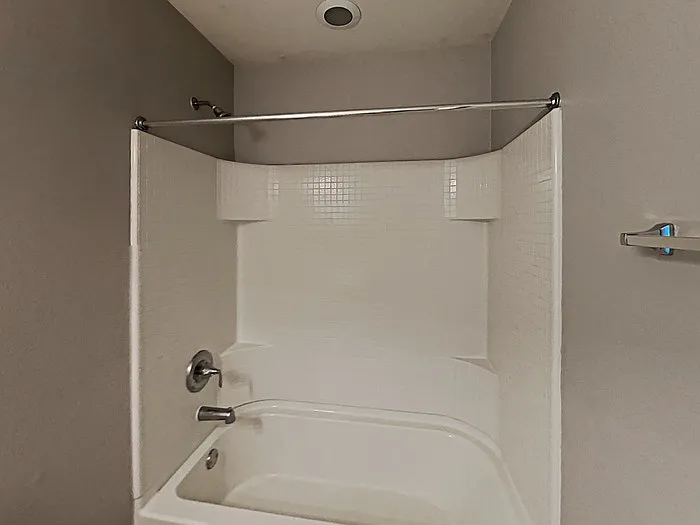 2101 Franks St — Photo 14
