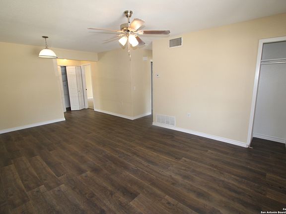 3rd image of 2706 Lakedon