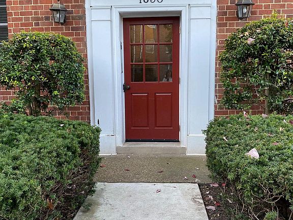 2nd image of 1630 W Abingdon Dr APT 301